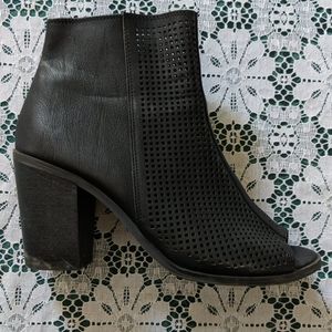 Soda black peep toe ankle boots. Like new.